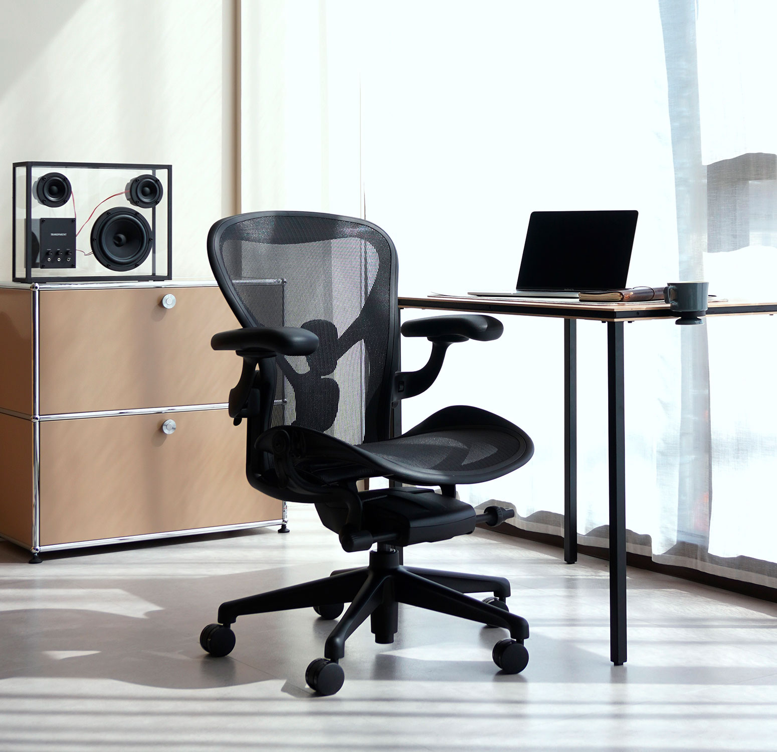 ハーマンミラー アーロンチェア リマスタード ライト Aeron Chairベース